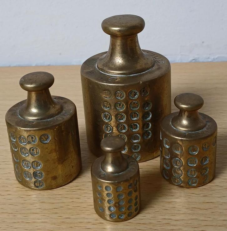 Antieke gewichtjes set, Antiek en Kunst, Antiek | Gereedschap en Instrumenten, Ophalen of Verzenden