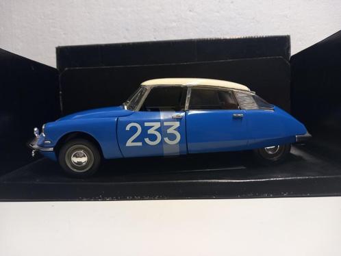Citroen DS 19 Raid Rally #133 blauw 1963 Revell 1:18 KRD, Hobby en Vrije tijd, Modelauto's | 1:18, Zo goed als nieuw, Auto, Solido