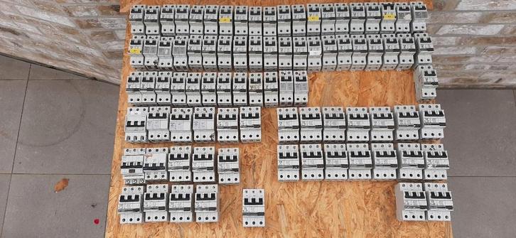 ZEKERINGEN, AUTOMATEN, ZEKERING,16A 20A 25A 32A 40A 63A DIFF, Doe-het-zelf en Verbouw, Elektra en Kabels, Gebruikt, Overige typen