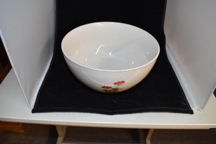 Schaal Jet Geranium servies, Huis en Inrichting, Keuken | Servies, Nieuw, Schaal of Schalen, Overige stijlen, Overige materialen