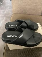 Levi's Slippers - Comfortabel en Stijlvol, Slippers, Zwart, Ophalen of Verzenden, Zo goed als nieuw