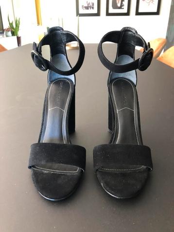 Zwarte pumps Kendall & Kylie maat 37 beschikbaar voor biedingen