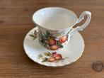 Royal Albert vintage dameskop & schotel – perzikmotief, Ophalen of Verzenden, Zo goed als nieuw, Porselein, Kop en/of schotel