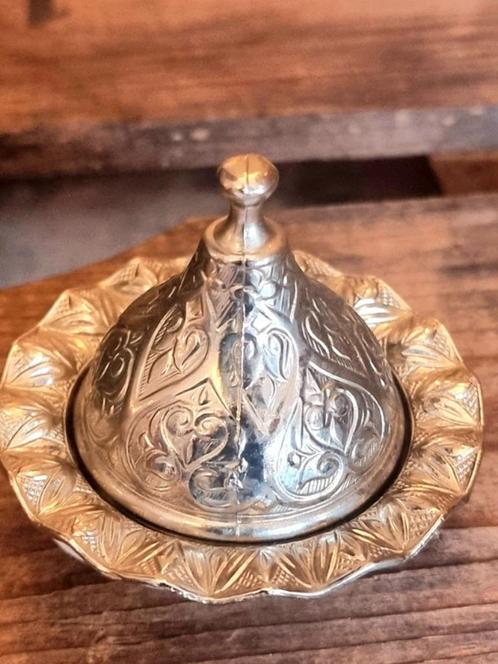 YatvaVintage: YV3928: Vintage 90s Traditional Turkish Server, Huis en Inrichting, Keuken | Servies, Zo goed als nieuw, Schaal of Schalen