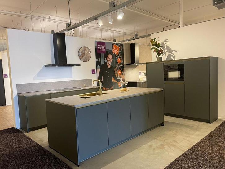 SHOWROOMKEUKEN €7.999!!, Huis en Inrichting, Keuken | Complete keukens, Nieuw, Dubbelwandige keuken, Groen, Kunststof, Greeploos