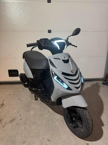 Zip 4 takt 50cc met begrenzer beschikbaar voor biedingen