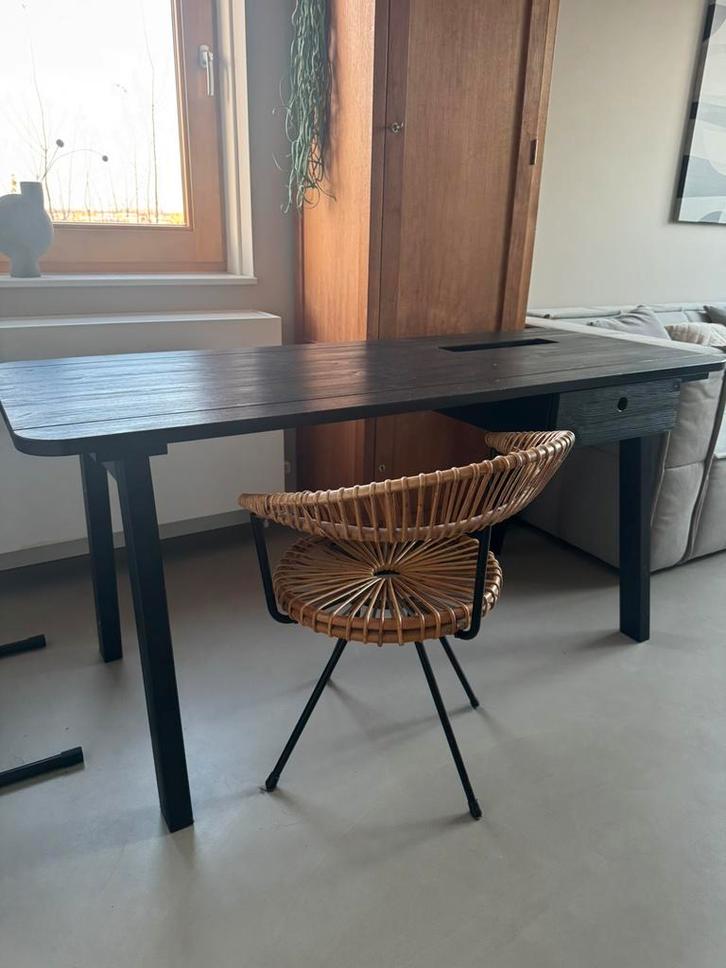 Zwart houten bureau van Woood - t.e.a.b., Huis en Inrichting, Bureaus, Gebruikt, Ophalen