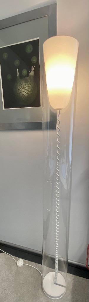 Kartell Toobe vloerlamp, Huis en Inrichting, Lampen | Vloerlampen, Gebruikt, 150 tot 200 cm, Kunststof, Ophalen of Verzenden