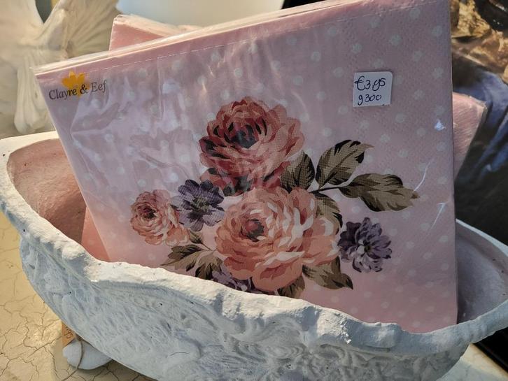 pak papieren servetten Clayre & Eef p/pak 3.95 foto 1 en 2, Huis en Inrichting, Keuken | Textiel, Nieuw, Overige typen, Roze, Ophalen of Verzenden
