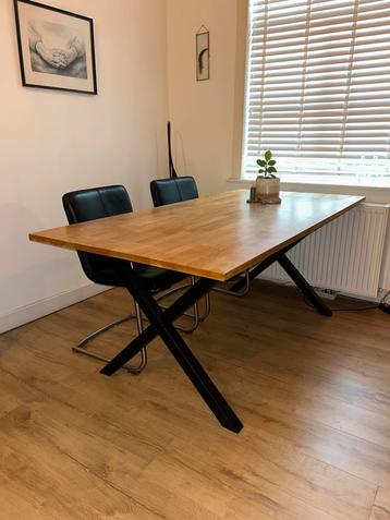 Houten Eettafel 180x91cm + gratis stoelen beschikbaar voor biedingen