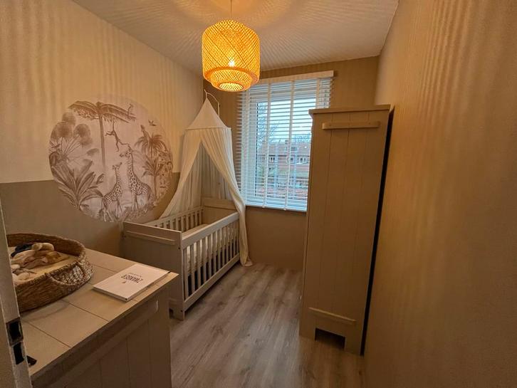 Complete Juffrouw Kwast Kinderkamer, Kinderen en Baby's, Kinderkamer | Commodes en Kasten, Zo goed als nieuw, Commode, 90 tot 105 cm