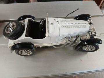 Bburago Klassieke Auto Model beschikbaar voor biedingen