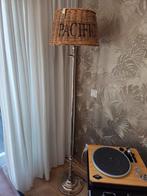 Vloerlamp Riviera Maison met rieten kap, Huis en Inrichting, Ophalen, Zo goed als nieuw, 150 tot 200 cm