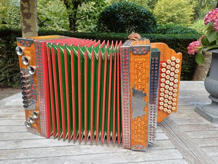 Steirische Knopaccordeon Melodija Menges - Zeer Goede Staat, Muziek en Instrumenten, Accordeons, Zo goed als nieuw, Knopaccordeon