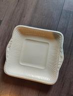 Wedgwood Edme Vierkant cake bord, Huis en Inrichting, Keuken | Servies, Ophalen of Verzenden, Zo goed als nieuw, Wedgwood, Schaal of Schalen