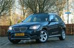 BMW X1 Sdrive 18D Upgrade Ed. | trekh | pano | 2013 | Blauw, Auto's, BMW, Origineel Nederlands, Te koop, 5 stoelen, 20 km/l