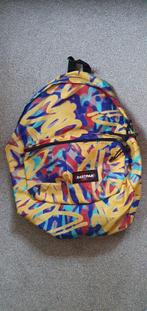 Vintage Eastpak Rugzak met Kleurrijke Print, Gebruikt, 25 tot 40 cm, Ophalen of Verzenden, 30 tot 45 cm