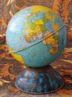 Mooie oude globe spaarpot uit Amerika van blik 17,5 cm., Ophalen of Verzenden