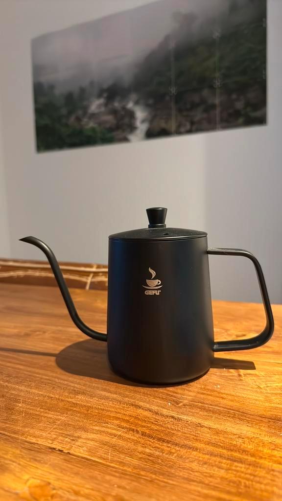 Gefu Zwarte Waterketel, Huis en Inrichting, Keuken | Keukenbenodigdheden, Zo goed als nieuw, Ophalen of Verzenden