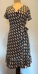Wikkeljurk By Swan M, Kleding | Dames, Jurken, Maat 38/40 (M), Beige, Ophalen of Verzenden, Zo goed als nieuw