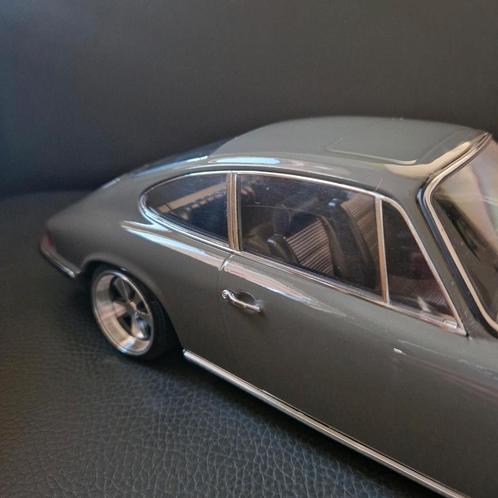 Porsche 911 op schaal 1:12 - gelimiteerd op 500 exemplaren, Hobby en Vrije tijd, Modelauto's | 1:5 tot 1:12, Zo goed als nieuw