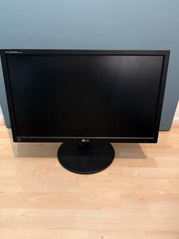LG Monitor met Speakers beschikbaar voor biedingen