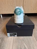 Nike Air Force 1 '07 LV8 - Wit/Groen, Kleding | Heren, Schoenen, Wit, Nike, Nieuw, Ophalen of Verzenden