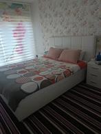 Compleet Bed met matras,nachtkastjes en garderobekast, Huis en Inrichting, Slaapkamer | Bedden, Ophalen, Overige materialen, Wit