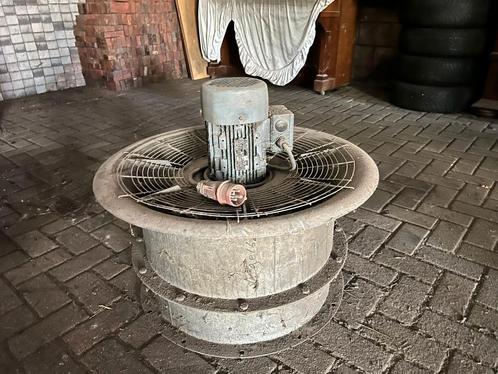 Te koop ventilator met kracht motor., Doe-het-zelf en Verbouw, Ventilatie en Afzuiging, Gebruikt, Ventilator, Ophalen