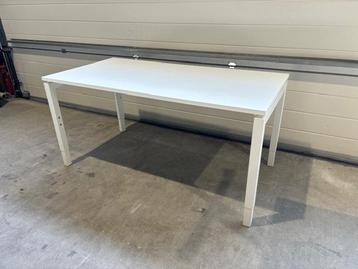 Bureau / vergadertafel 4Q 160x80cm wit hoogte instelbaar 14x beschikbaar voor biedingen