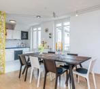 lundia eettafel met 4 witte en 4 zwarte stoelen te koop, Ophalen, 200 cm of meer, 50 tot 100 cm, Zo goed als nieuw