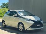 Toyota Aygo 1.0 VVT-i X-Wave - Cabrio - Keyless - Camera - N, Voorwielaandrijving, Euro 5, Gebruikt, 4 stoelen