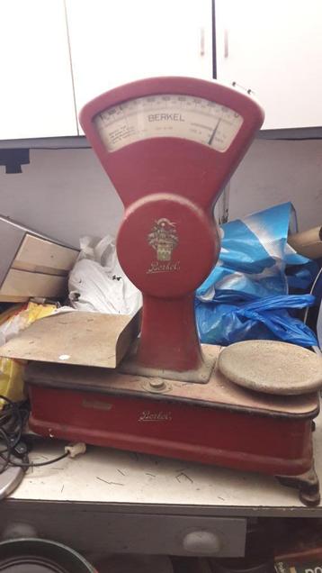 Antieke retro Berkel weegschaal 1942 beschikbaar voor biedingen