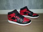 Air Jordans sneakers, Kleding | Dames, Ophalen of Verzenden, Zo goed als nieuw, Sneakers of Gympen, Rood