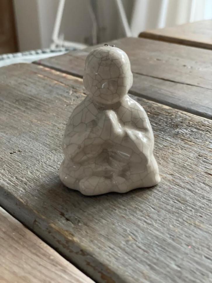 Klein wit beeldje boedha / boeddha. Mediterende monnik., Huis en Inrichting, Woonaccessoires | Boeddhabeelden, Zo goed als nieuw