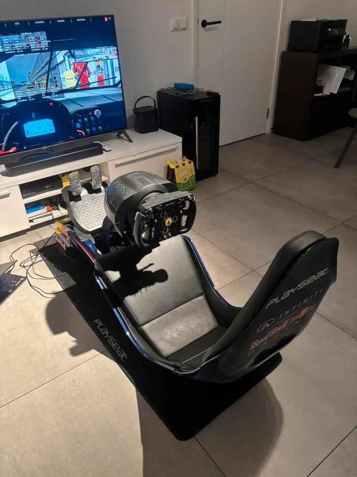 Playseat Red Bull Racing + Thrustmaster T300 + Ferrari Stuur, Spelcomputers en Games, Spelcomputers | Sony PlayStation Consoles | Accessoires