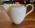 Koffiepot Goldene  Medaille, creme/goud, Antiek en Kunst, Antiek | Servies los, Ophalen of Verzenden