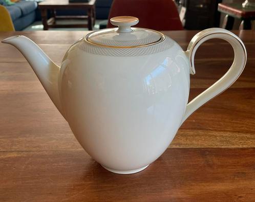 Koffiepot Goldene  Medaille, creme/goud, Antiek en Kunst, Antiek | Servies los, Ophalen of Verzenden