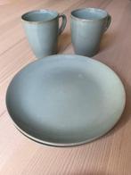 Blokker 2 plates and 2 cups, Huis en Inrichting, Keuken | Servies, Ophalen, Zo goed als nieuw, Overige stijlen
