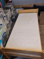Eenpersoons bed van massief hout, Huis en Inrichting, Ophalen, 90 cm, Eenpersoons, Zo goed als nieuw