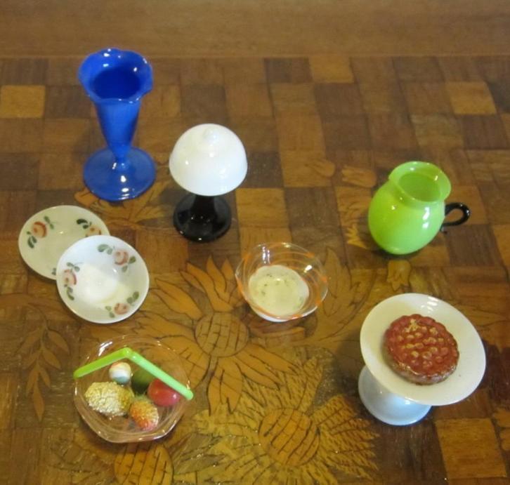 7 st antieke miniatuur glazen tafelaccessoires poppenhuis, Antiek en Kunst, Antiek | Speelgoed, Verzenden