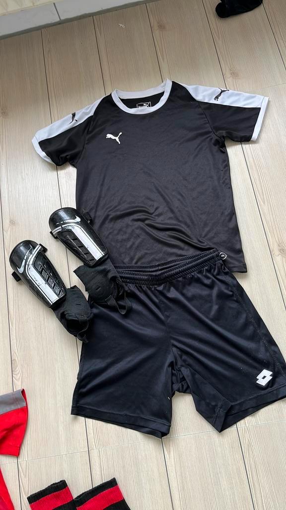 146 152 sport set voetbal gratis sokken nike sportbroek, Kinderen en Baby's, Kinderkleding | Maat 152, Gebruikt, Jongen of Meisje