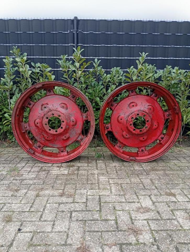 Velgen 12.4 x 28  8 gats kleine ZF steek, Zakelijke goederen, Agrarisch | Onderdelen | Banden, Velgen en Assen, Ophalen