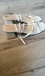 Witte hakken (nieuw), Ophalen, Schoenen met lage hakken, Wit, Zo goed als nieuw