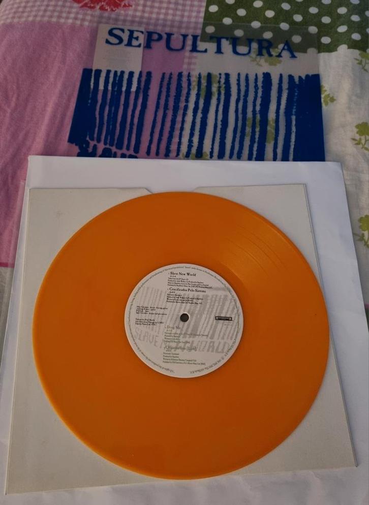 Sepultura  - brave new world..orange pressing, Cd's en Dvd's, Vinyl | Hardrock en Metal, Zo goed als nieuw, Verzenden