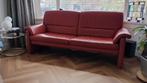 Leder 2,5 zits bank rood-bruin van kleur, Huis en Inrichting, Banken | Bankstellen, Ophalen, 150 tot 200 cm, Tweepersoons, Zo goed als nieuw