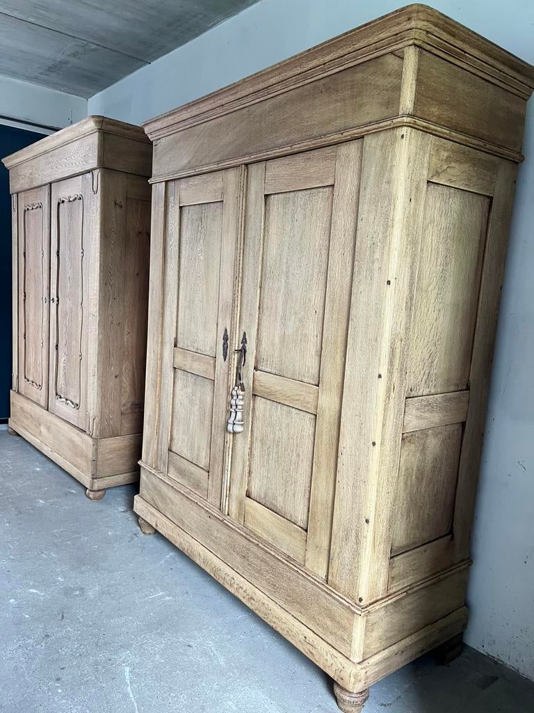 Antieke oud eiken geloogde kast demontabel 1850 servieskast, Ophalen