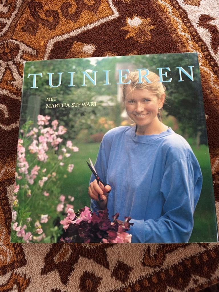 M. Stewart - Tuinieren met Martha Stewart, Boeken, Ophalen of Verzenden, Zo goed als nieuw, Bloemen, Planten en Bomen, M. Stewart