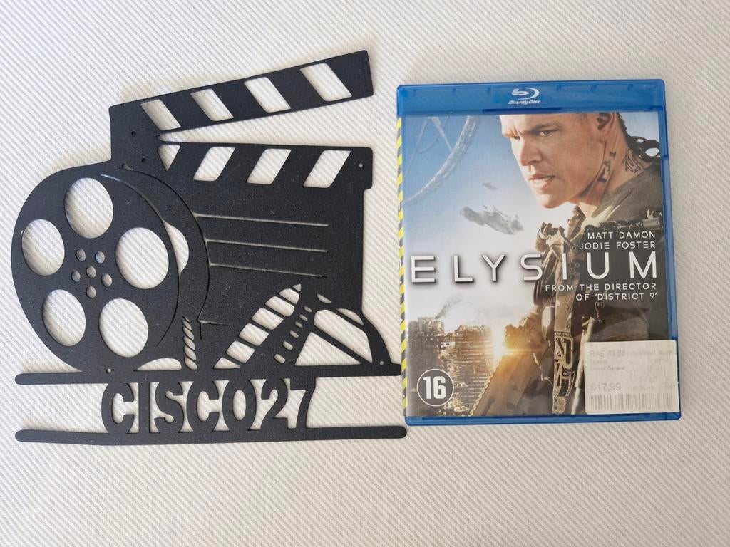 Elysium, Ophalen of Verzenden, Zo goed als nieuw, Actie