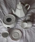theepot met kop en schotels, Huis en Inrichting, Keuken | Servies, Ophalen, Porselein, Overige stijlen, Overige typen